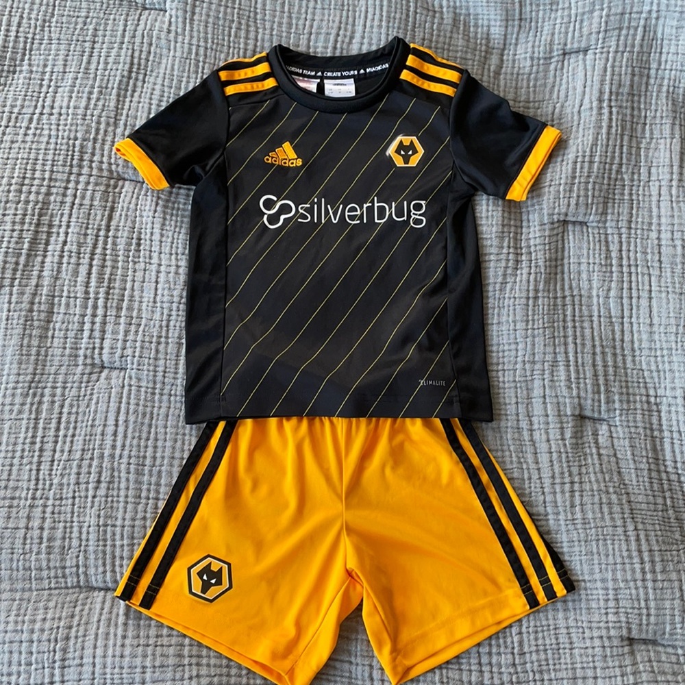 Wolverhampton Wanderers kit (away)- 4T-5T